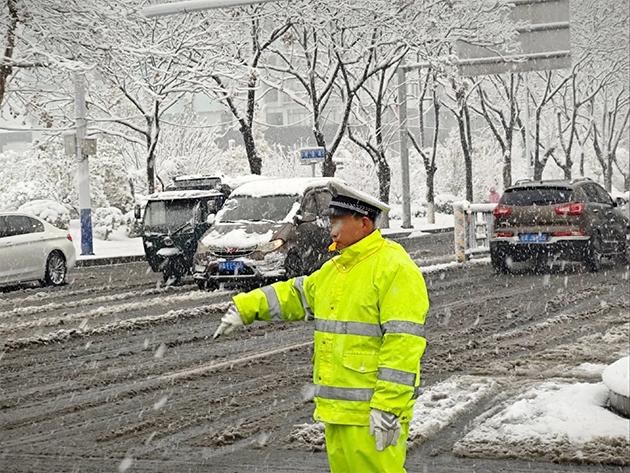 如何保养舜发反光雨衣？