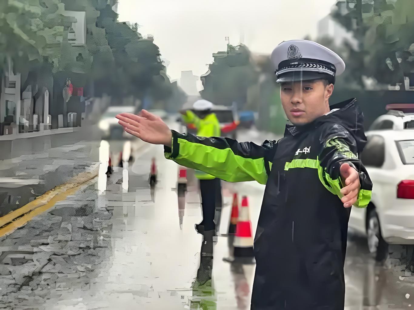 春亚纺反光雨衣套装：六大核心设计特性