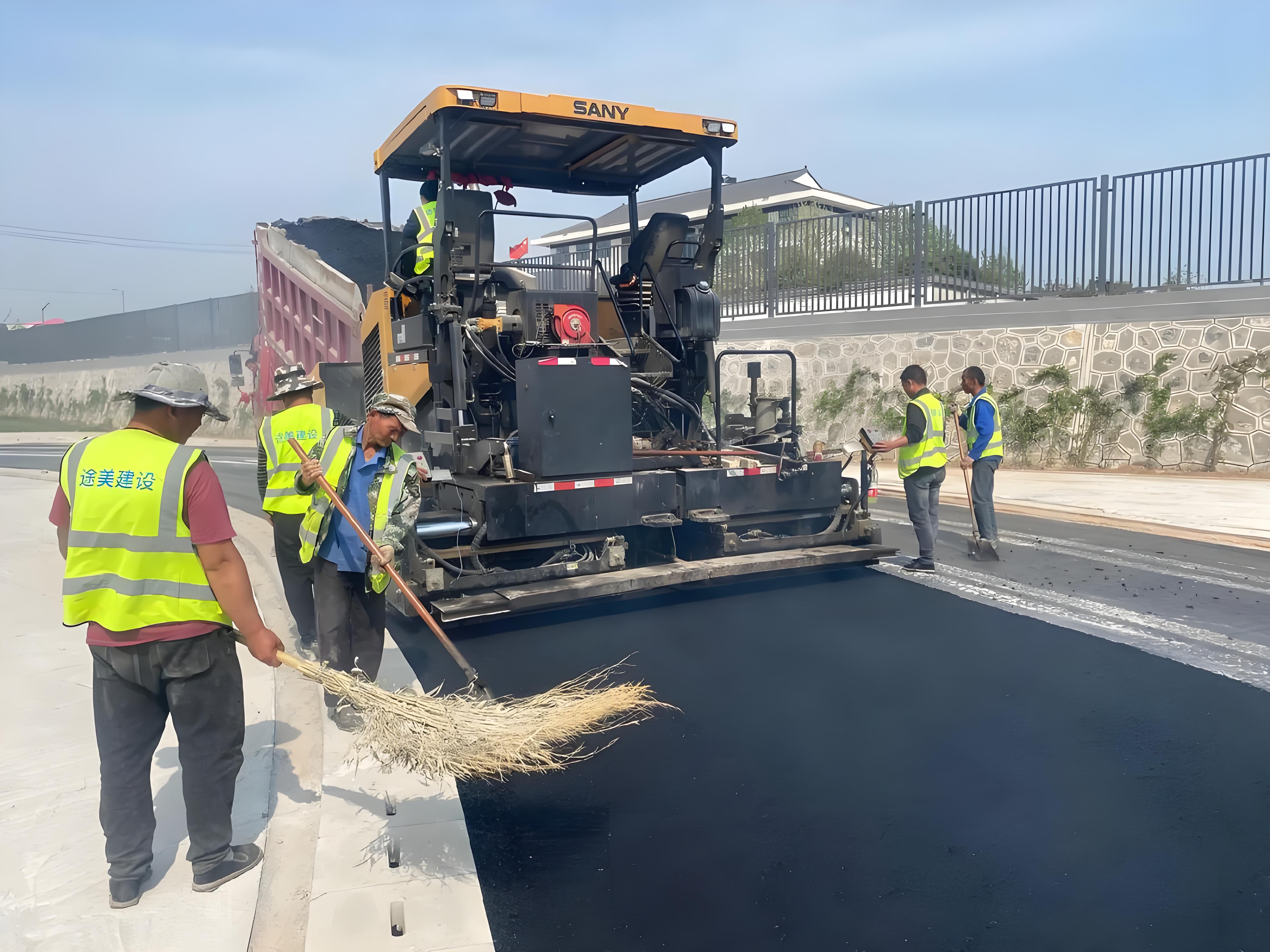 从道路施工到应急救援：带灯反光背心全行业应用场景解析