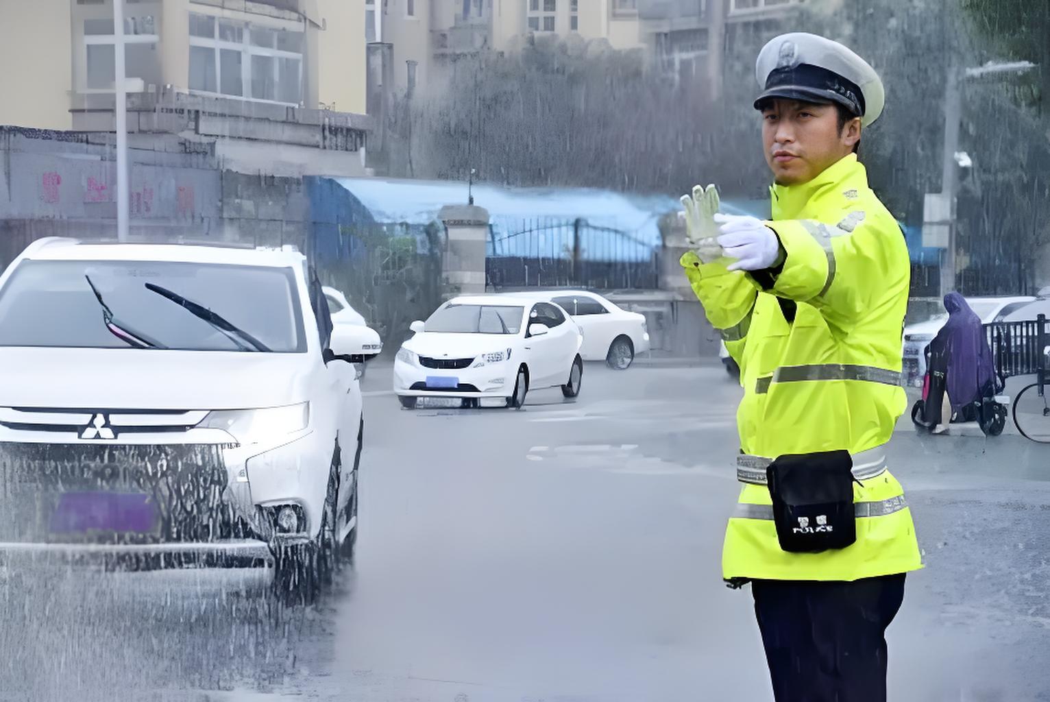 警用标准款反光雨衣材质全面解析