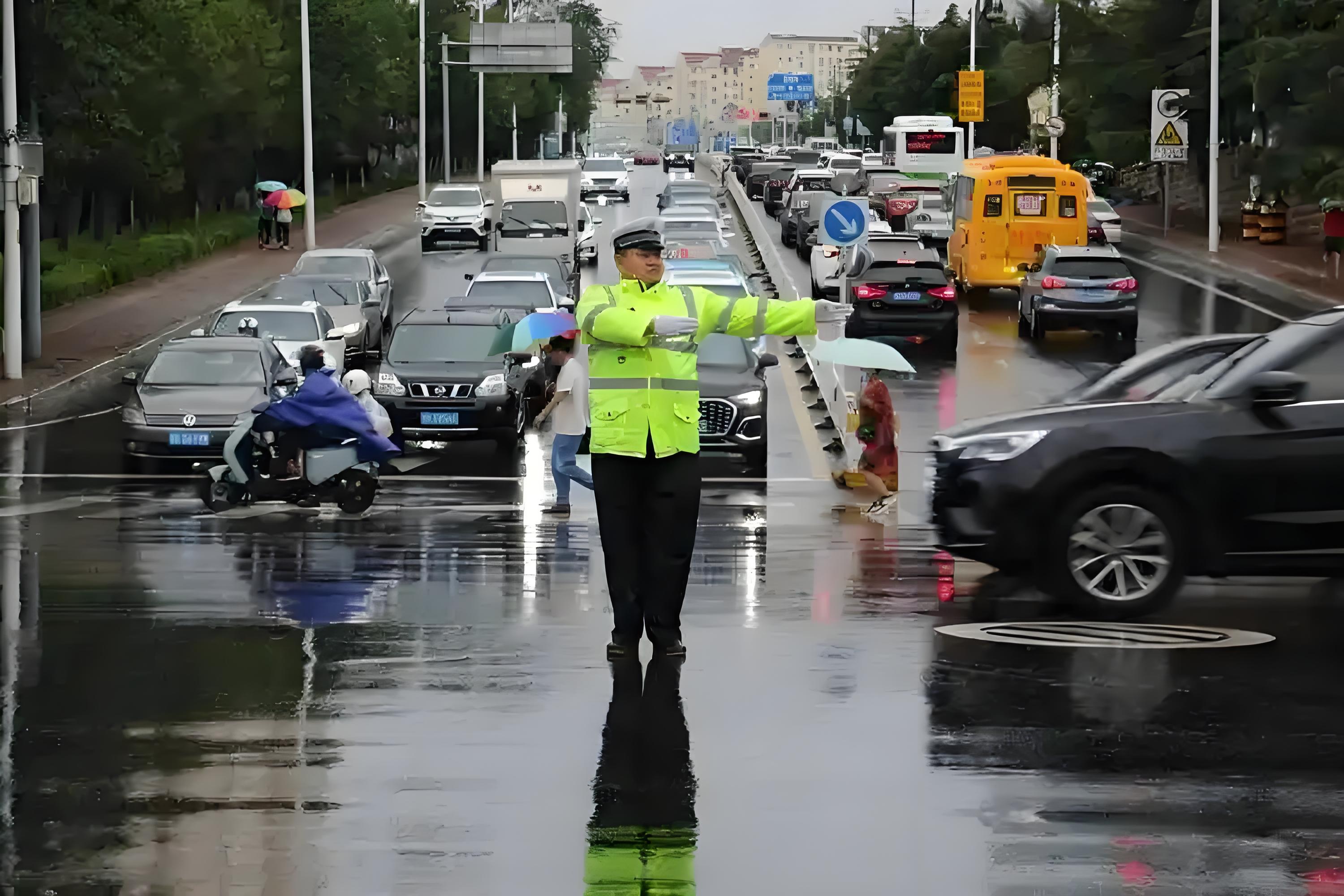 雨夜坚盾：牛津布套装反光雨衣核心价值深度解读