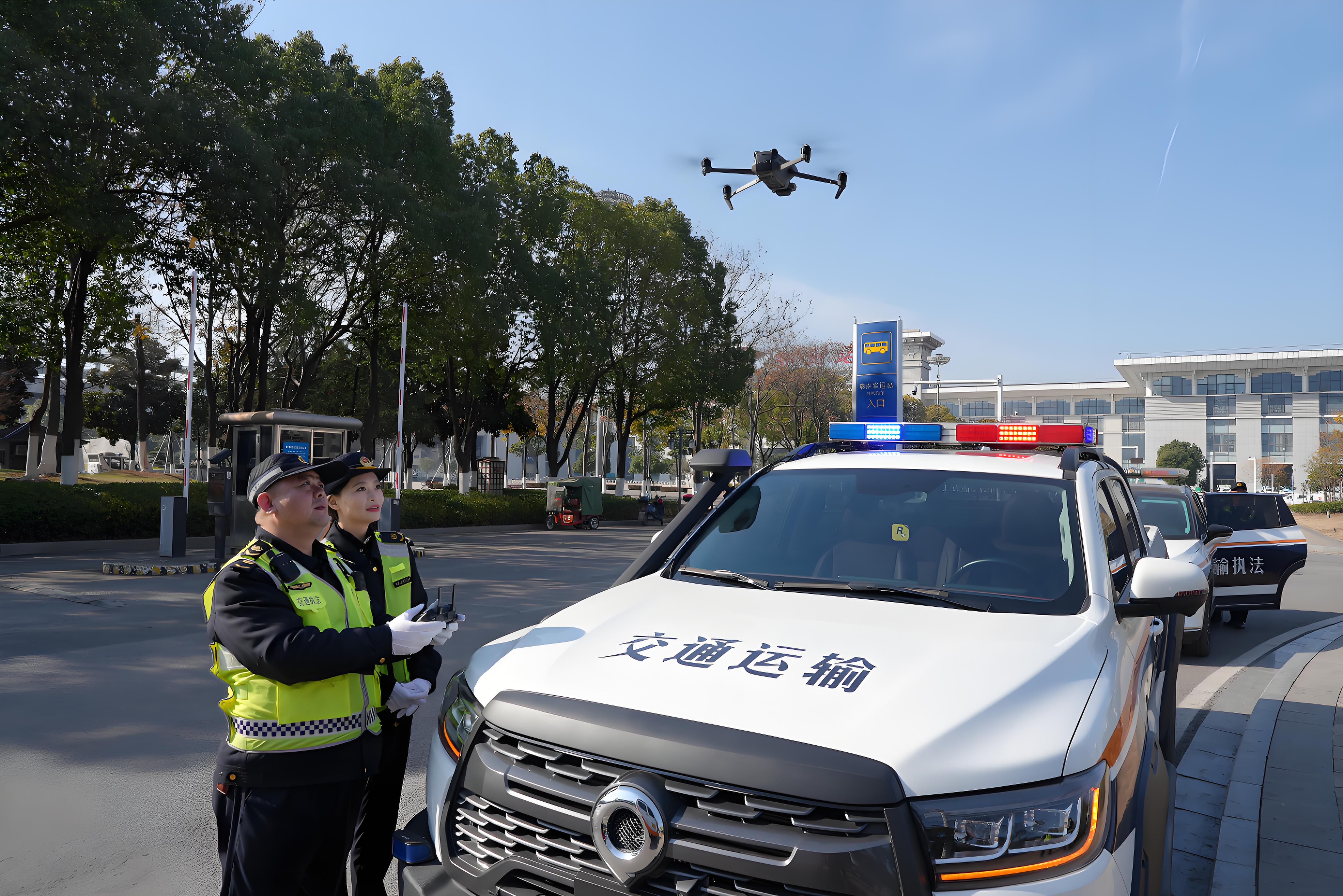 交通运输执法反光背心功能设计要点：守护安全与提升效能专业装备