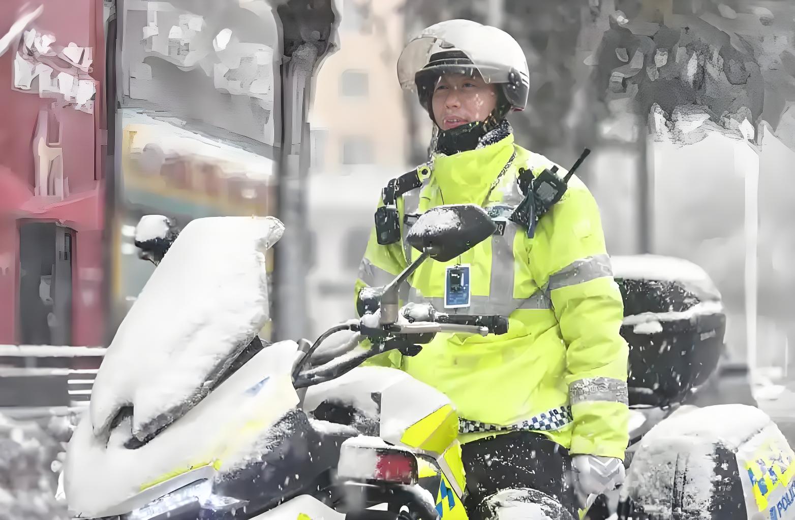 一体式加热反光棉衣：材质解读与科技赋能