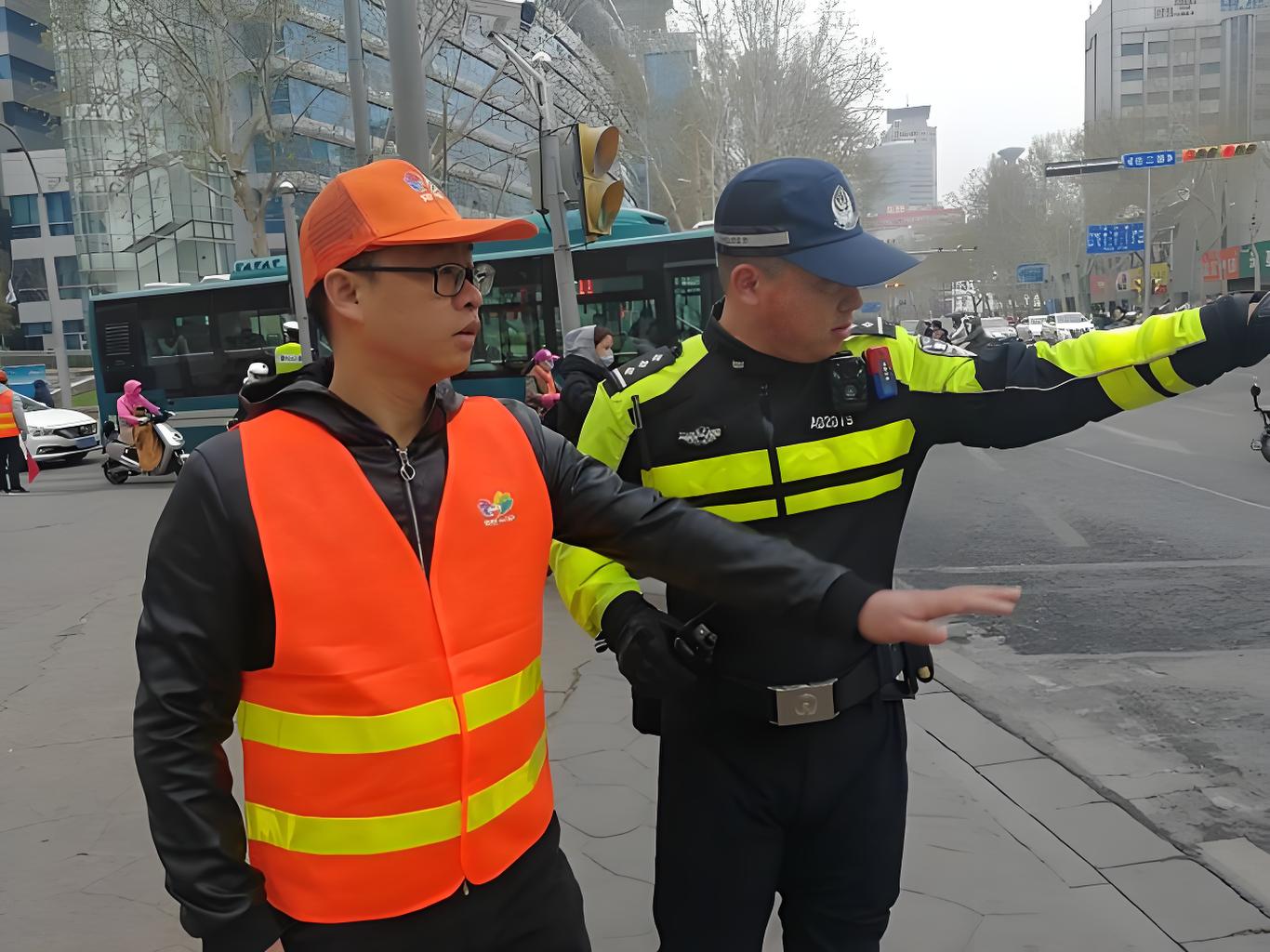 志愿者反光背心款式解读：安全与实用的完美结合